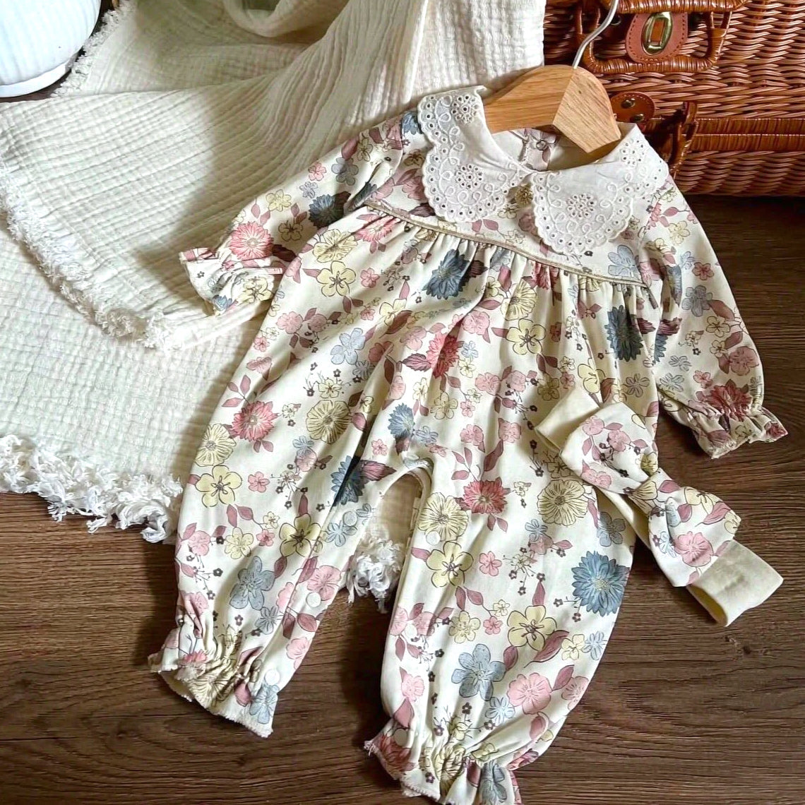 2PCS Pastoral Floral Print Scalloped Lace Yoke Long Sleeve Girl Jumpsuit